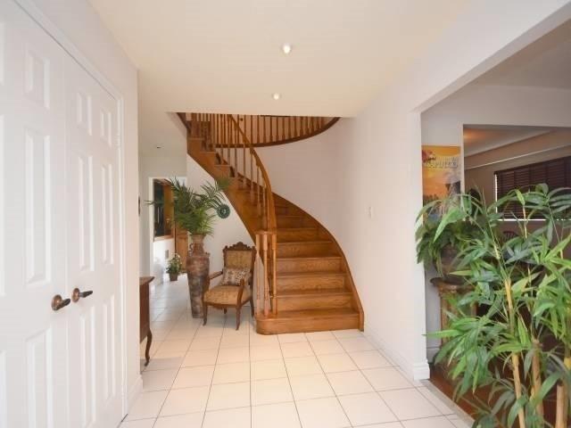 1181 Saginaw Cres, House detached with 4 bedrooms, 5 bathrooms and 4 parking in Mississauga ON | Image 2