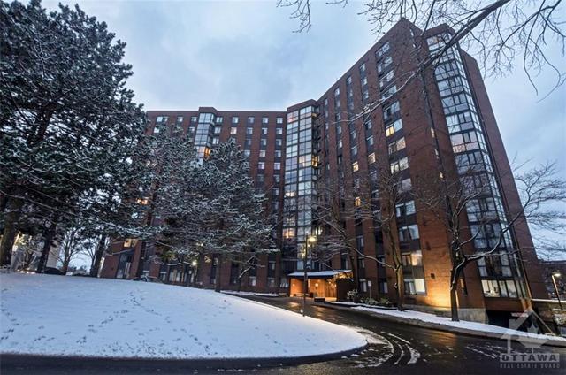 1214 - 2871 Richmond Road, Condo with 2 bedrooms, 2 bathrooms and 1 parking in Ottawa ON | Card Image