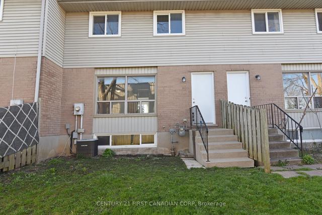 2 - 595 Third St, Townhouse with 3 bedrooms, 2 bathrooms and 1 parking in London ON | Image 6
