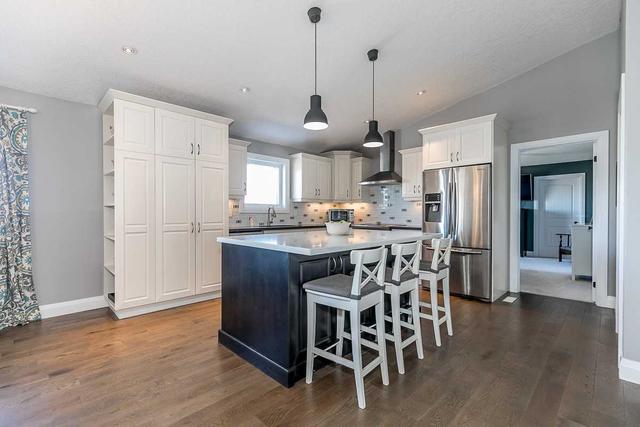 35 Ironwood Tr, House detached with 3 bedrooms, 3 bathrooms and 9 parking in Oro Medonte ON | Image 2