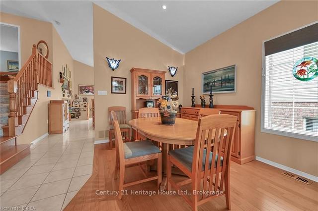 28 Varley Cres, House detached with 4 bedrooms, 3 bathrooms and 4 parking in Brantford ON | Image 38