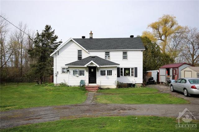 8502 Bank Street, House detached with 4 bedrooms, 2 bathrooms and 5 parking in Ottawa ON | Image 2