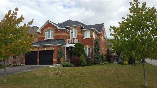 29 Wolfson Cres, House detached with 4 bedrooms, 3 bathrooms and 4 parking in Richmond Hill ON | Image 2