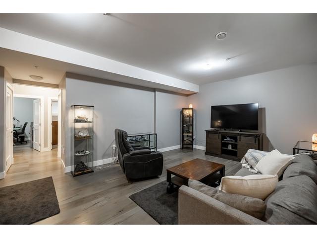 33920 Tooley Place, House detached with 6 bedrooms, 4 bathrooms and 4 parking in Kelowna BC | Image 30