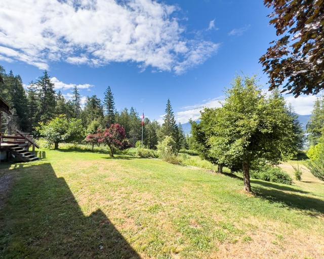 589 Sagacious Road, House detached with 2 bedrooms, 1 bathrooms and null parking in Columbia Shuswap B BC | Image 30