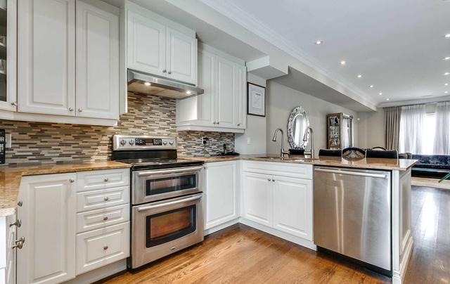 21 Stadacona Dr, House attached with 4 bedrooms, 4 bathrooms and 1 parking in Toronto ON | Image 10