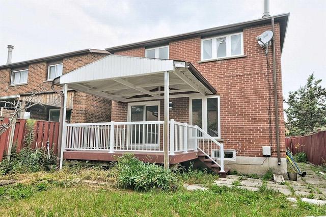 102 Tangmere Cres, House attached with 3 bedrooms, 4 bathrooms and 3 parking in Markham ON | Image 17