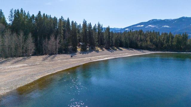 1766 Riondel Road N, House detached with 3 bedrooms, 2 bathrooms and null parking in Central Kootenay A BC | Image 6