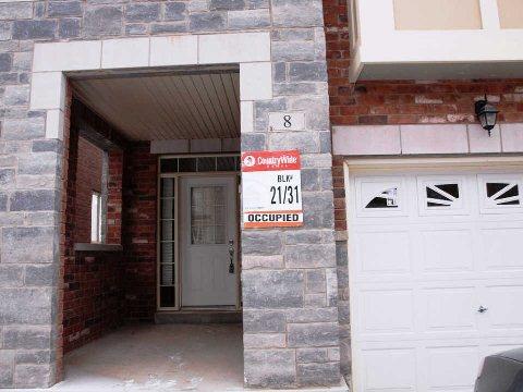 8 Valliere Dr, House attached with 4 bedrooms, 3 bathrooms and 2 parking in Markham ON | Image 2