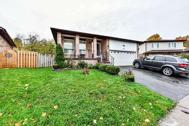 11 Fireside Dr, House detached with 3 bedrooms, 5 bathrooms and 3 parking in Toronto ON | Image 2
