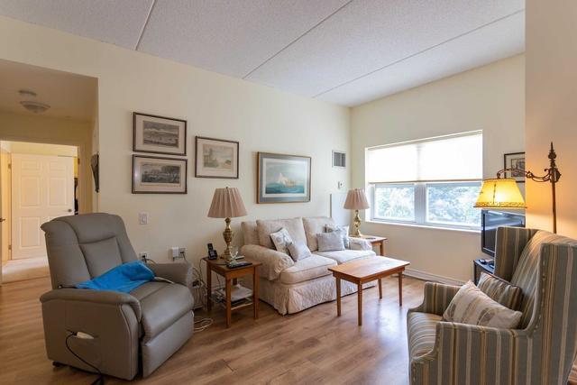 324 - 240 Chapel St, Condo with 2 bedrooms, 2 bathrooms and 1 parking in Cobourg ON | Image 9