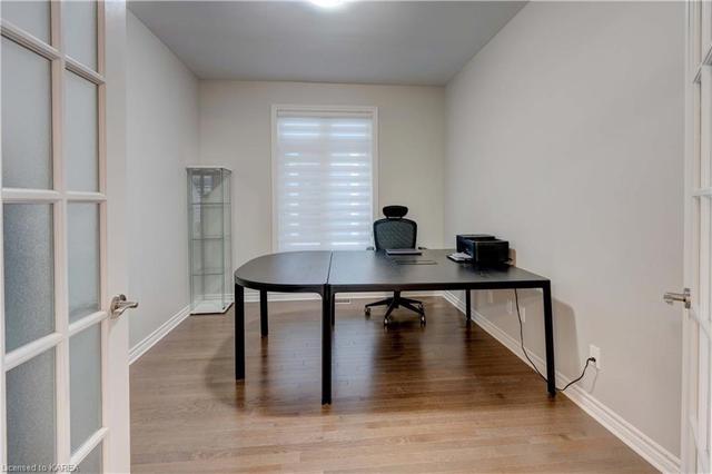 Separate office or dining room | Image 7