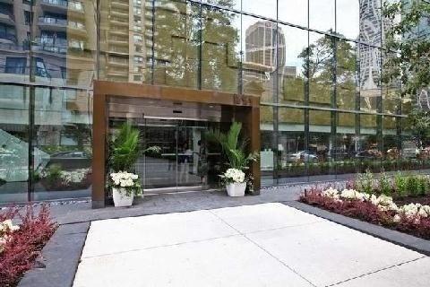 609 - 33 Charles St E, Condo with 2 bedrooms, 1 bathrooms and null parking in Toronto ON | Image 2