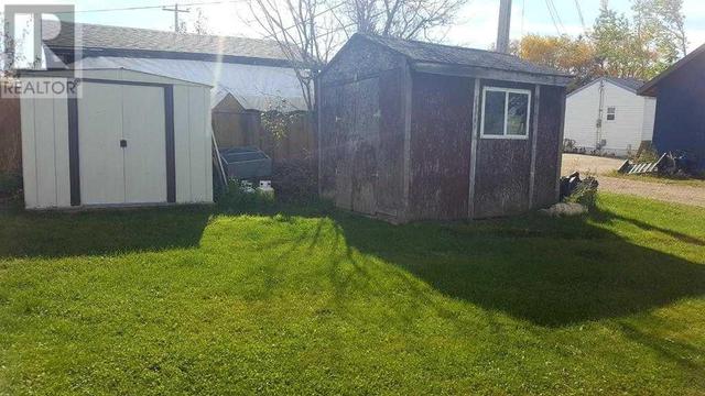 9728 99 Street, House other with 3 bedrooms, 1 bathrooms and 4 parking in Wembley AB | Image 14