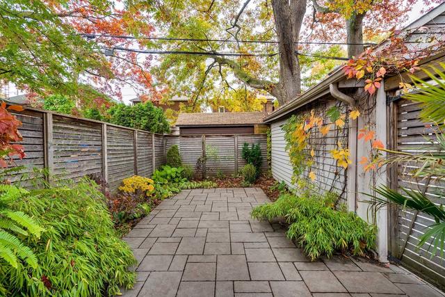 31 Humber Tr, House detached with 3 bedrooms, 2 bathrooms and 1 parking in Toronto ON | Image 21
