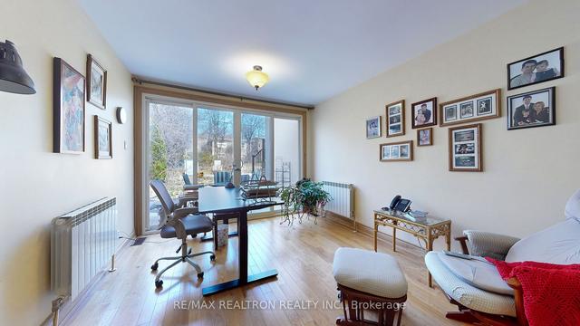 266 Park Home Ave, House detached with 3 bedrooms, 3 bathrooms and 5 parking in Toronto ON | Image 8