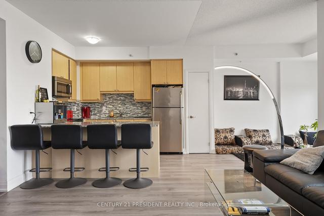 502 - 12 Woodstream Blvd, Condo with 1 bedrooms, 1 bathrooms and 1 parking in Vaughan ON | Image 3