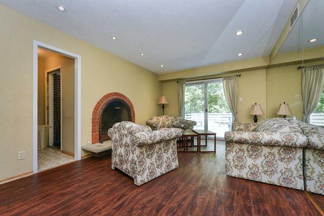 6 Prince Hal Cres, House detached with 5 bedrooms, 4 bathrooms and 6 parking in Toronto ON | Image 2