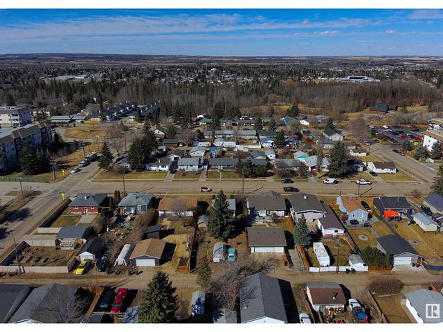 204 Mcpherson Av, House detached with 2 bedrooms, 2 bathrooms and 6 parking in Spruce Grove AB | Image 56