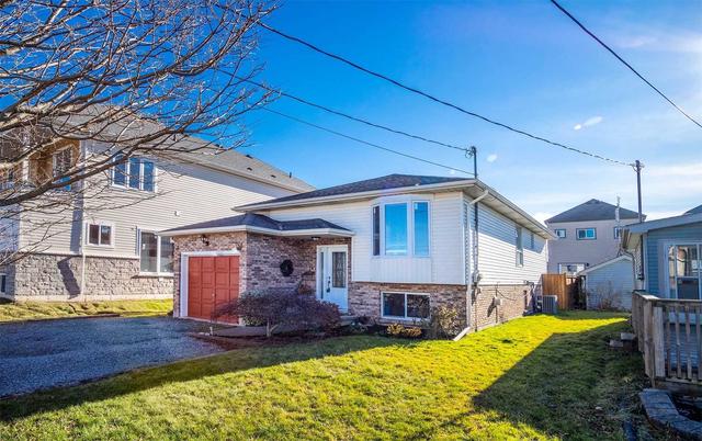 14 Stepney St, House detached with 3 bedrooms, 2 bathrooms and 5 parking in St. Catharines ON | Card Image