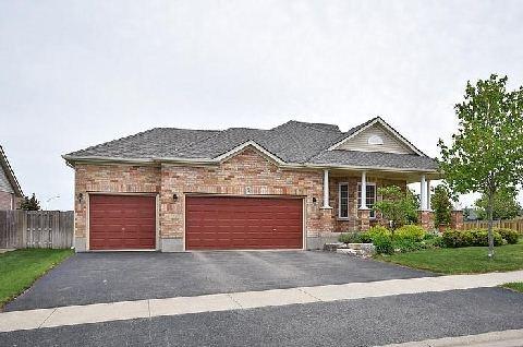24 Morrow Cres, House detached with 3 bedrooms, 3 bathrooms and 3 parking in Orangeville ON | Image 3