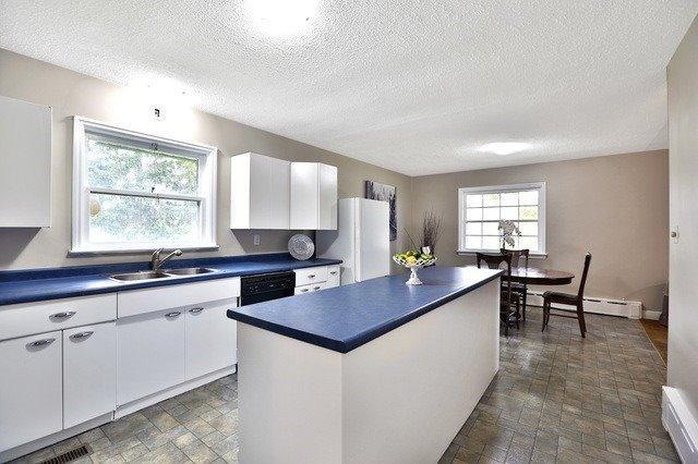 50 Centreview St, House detached with 2 bedrooms, 1 bathrooms and 6 parking in Clarington ON | Image 5