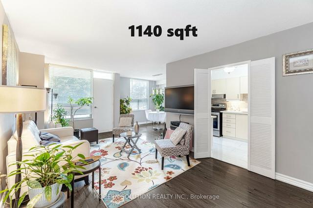 106 - 20 Edgecliffe Gfwy, Condo with 3 bedrooms, 2 bathrooms and 1 parking in Toronto ON | Image 1