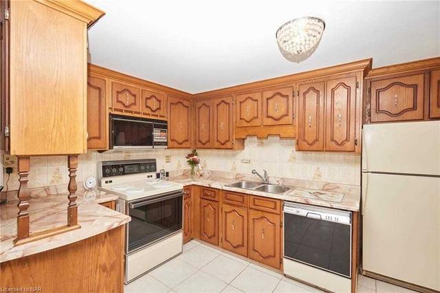 1096 Barnhart St, House detached with 3 bedrooms, 2 bathrooms and 7 parking in Fort Erie ON | Image 17