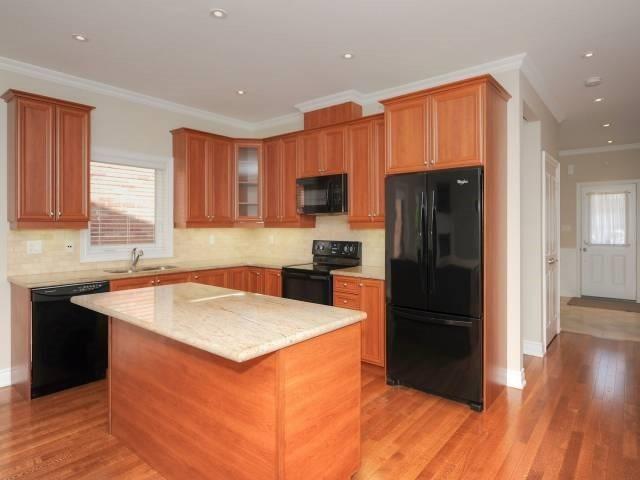44 Fred Barnard Way, Townhouse with 2 bedrooms, 3 bathrooms and 1 parking in Uxbridge ON | Image 4