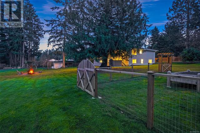 2439 Cross Rd, House detached with 3 bedrooms, 3 bathrooms and 5 parking in Nanaimo E BC | Image 26