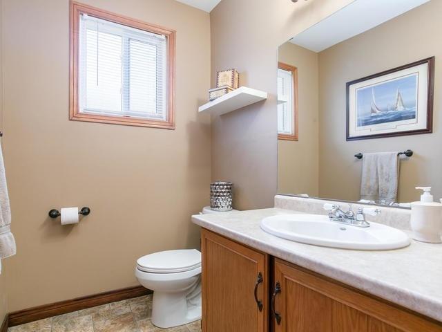 80 Overbank Dr, House detached with 3 bedrooms, 2 bathrooms and 2 parking in Oshawa ON | Image 12