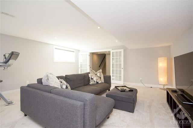 548 Stargazer Crescent, Townhouse with 3 bedrooms, 3 bathrooms and 3 parking in Ottawa ON | Image 29