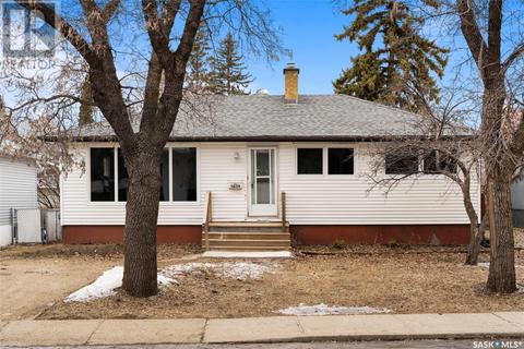 3604 Grassick Avenue, House detached with 4 bedrooms, 2 bathrooms and null parking in Regina SK | Card Image