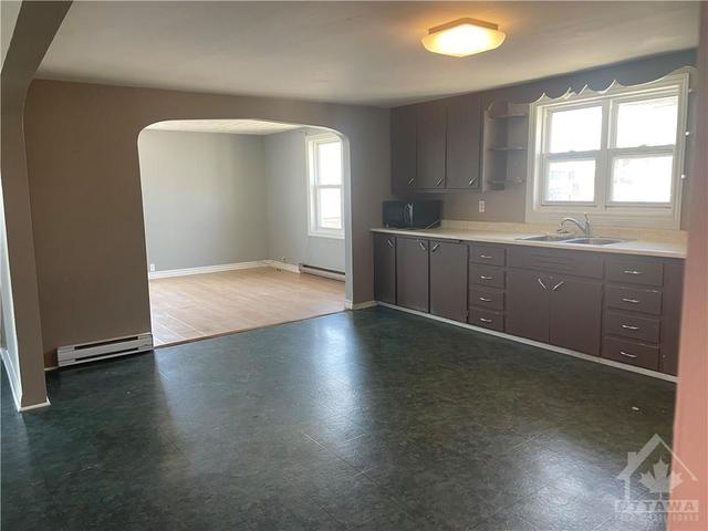 b - 696 Principale Street, Condo with 3 bedrooms, 1 bathrooms and 1 parking in Casselman ON | Image 4