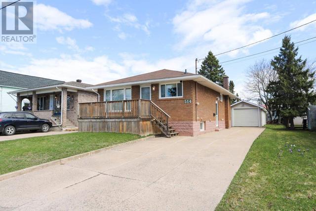 514 Parliament St, House detached with 2 bedrooms, 2 bathrooms and null parking in Sault Ste. Marie ON | Image 2
