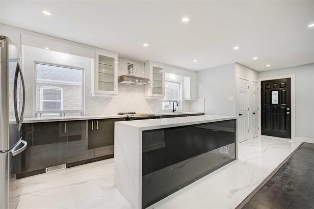 147 Lilian Dr, House detached with 3 bedrooms, 2 bathrooms and 4 parking in Toronto ON | Image 31