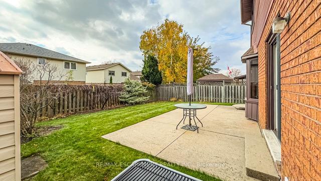 39 Parkwood Cres, House detached with 3 bedrooms, 3 bathrooms and 8 parking in Hamilton ON | Image 27