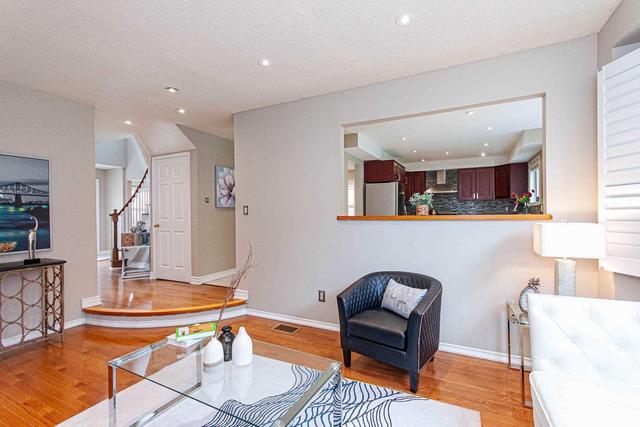 247 Tamarac Tr, House detached with 4 bedrooms, 4 bathrooms and 2 parking in Aurora ON | Image 9