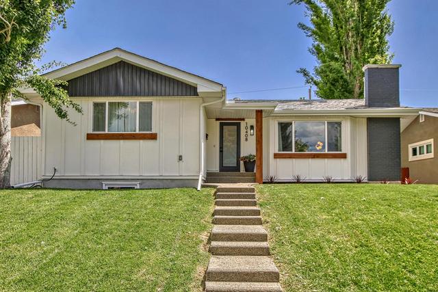 10408 2 Street Se, House detached with 5 bedrooms, 3 bathrooms and 4 parking in Calgary AB | Image 1