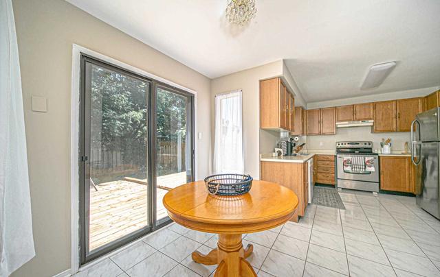 11 Houghton Crt, House detached with 3 bedrooms, 3 bathrooms and 6 parking in Whitby ON | Image 4