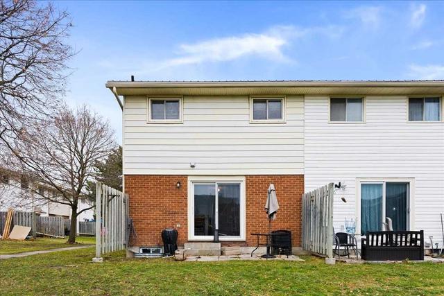 a - 209 North Park St, Townhouse with 4 bedrooms, 2 bathrooms and 1 parking in Belleville ON | Image 14