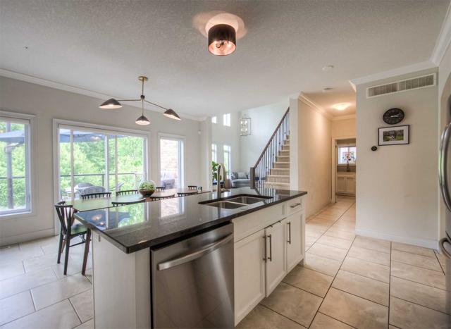 29 Westra Dr, House detached with 4 bedrooms, 3 bathrooms and 4 parking in Guelph ON | Image 5