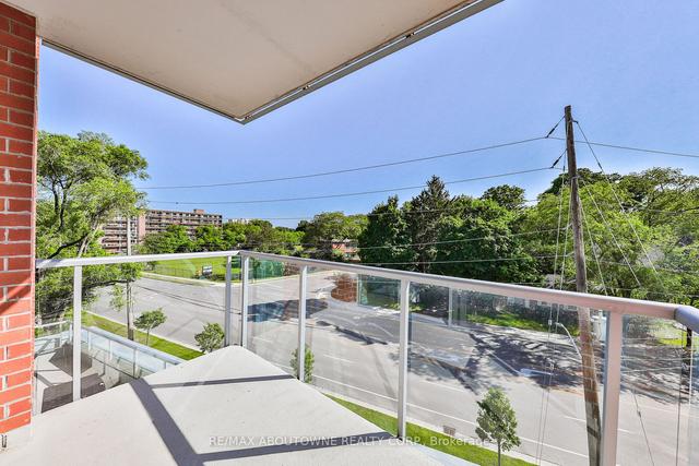 402 - 551 Maple Ave, Condo with 1 bedrooms, 1 bathrooms and 1 parking in Burlington ON | Image 18