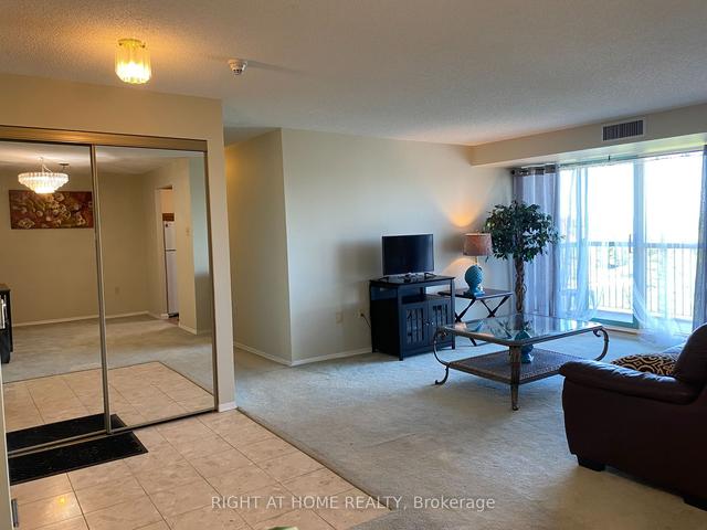 606 - 30 Blue Springs Dr, Condo with 2 bedrooms, 2 bathrooms and 1 parking in Waterloo ON | Image 2