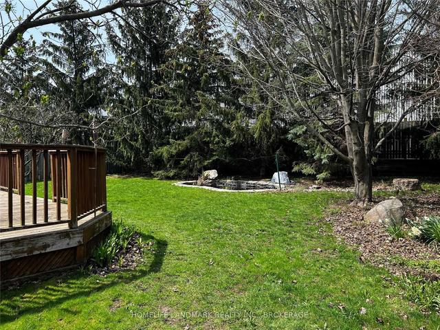 43 Doris Cres, House detached with 4 bedrooms, 3 bathrooms and 6 parking in Newmarket ON | Image 13