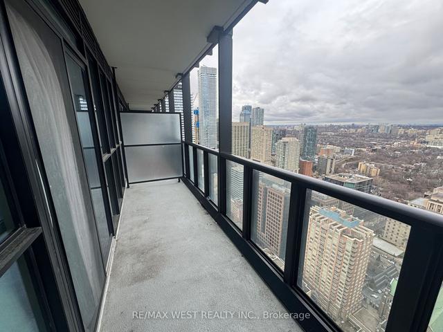 4209 - 101 Charles St E, Condo with 0 bedrooms, 1 bathrooms and 0 parking in Toronto ON | Image 3