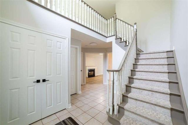 2492 Logan Ave, House detached with 3 bedrooms, 3 bathrooms and 2 parking in Oakville ON | Image 16