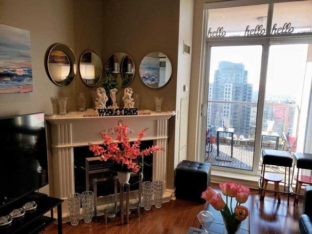 uph3101 - 4080 Living Arts Dr, Condo with 1 bedrooms, 1 bathrooms and 1 parking in Mississauga ON | Image 2