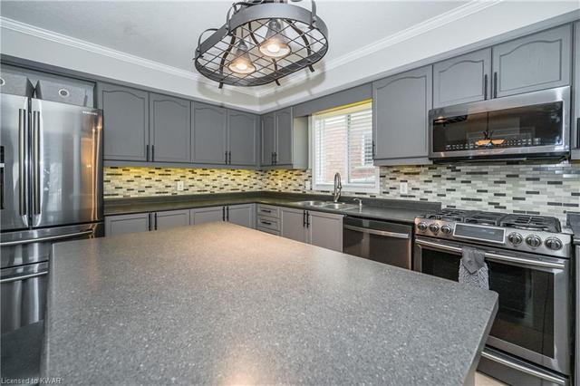 422 Sienna Crescent, House detached with 3 bedrooms, 1 bathrooms and 3 parking in Kitchener ON | Image 4