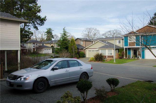 4149 Rockhome Gdns, House detached with 3 bedrooms, 2 bathrooms and 4 parking in Saanich BC | Image 8